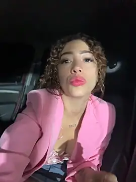 Snapshot of roxyrougee chatting on 05.03.26 roxyrougee online show from 05.03.26