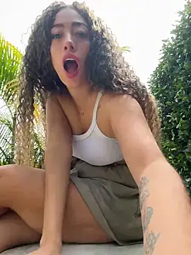 Snapshot of roxyrougee chatting on 05.07.26 roxyrougee online show from 05.07.26