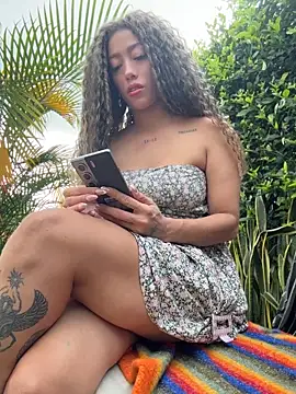 Snapshot of roxyrougee chatting on 05.23.26 roxyrougee online show from 05.23.26
