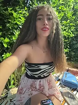 Snapshot of roxyrougee chatting on 05.29.26 roxyrougee online show from 05.29.26