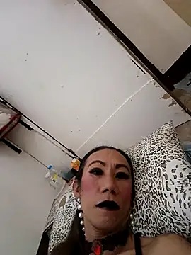 Snapshot of xx9inchesCOCKxx chatting on 11.17.25 xx9inchesCOCKxx online show from 11.17.25