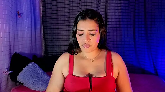 Kayleemorales online show from 10.25.25