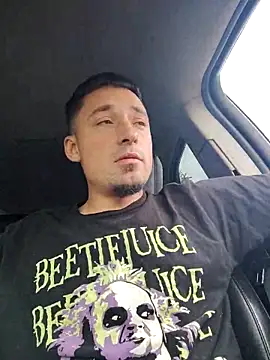 Snapshot of YoBlezz chatting on 09.10.25 YoBlezz online show from 09.10.25