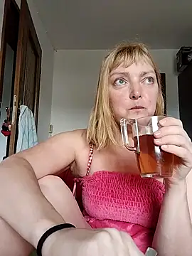 LiluLiluLilu online show from 09.22.25