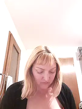 LiluLiluLilu online show from 09.27.25