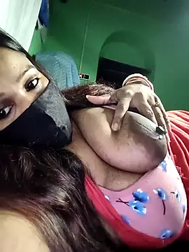 Snapshot of V-hot-swiet chatting on 10.05.25 V-hot-swiet online show from 10.05.25