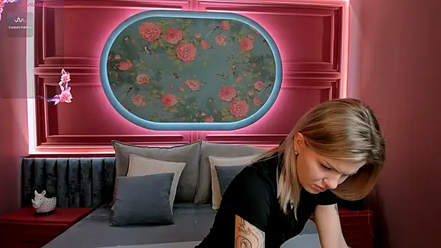 NaomiSol online show from 09.27.25