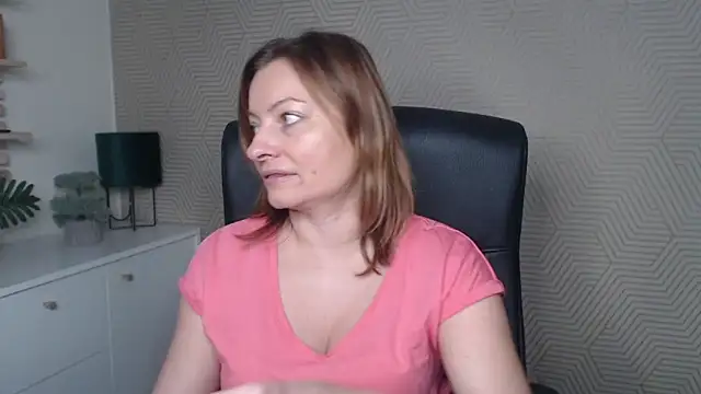 angelaSamt online show from 11.26.25