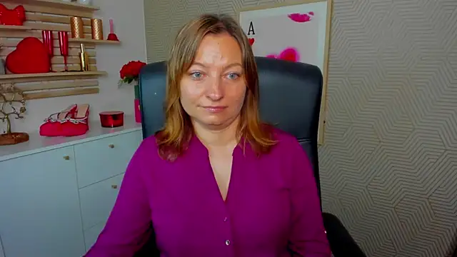 Snapshot of angelaSamt chatting on 06.11.26 angelaSamt online show from 06.11.26