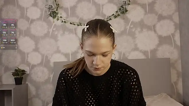 VelvetRisque online show from 11.30.25