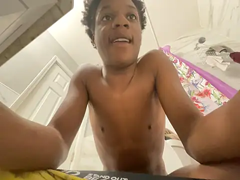 Snapshot of dmmeformerch chatting on 02.24.26 dmmeformerch online show from 02.24.26