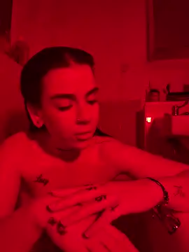 valentinalamont online show from 10.09.25