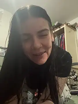 valentinalamont online show from 01.05.26