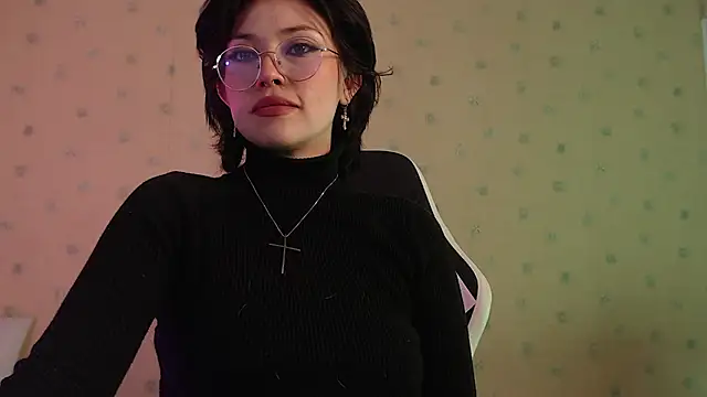 Ellyuwuw online show from 12.17.25