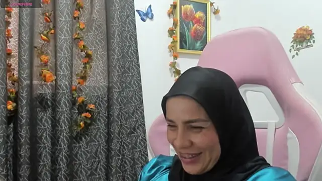 Snapshot of dalila_kemur chatting on 04.16.26 dalila kemur online show from 04.16.26