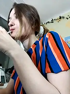 Snapshot of LillySvon chatting on 04.18.26 LillySvon online show from 04.18.26
