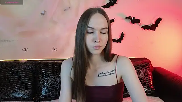 Angeel Kate online show from 10.22.25