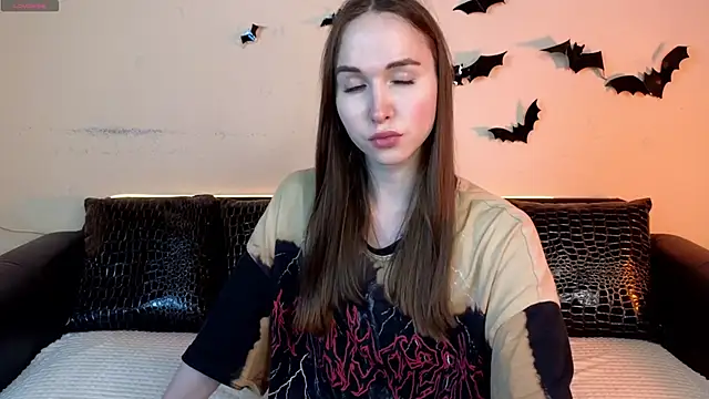 Angeel Kate online show from 11.21.25