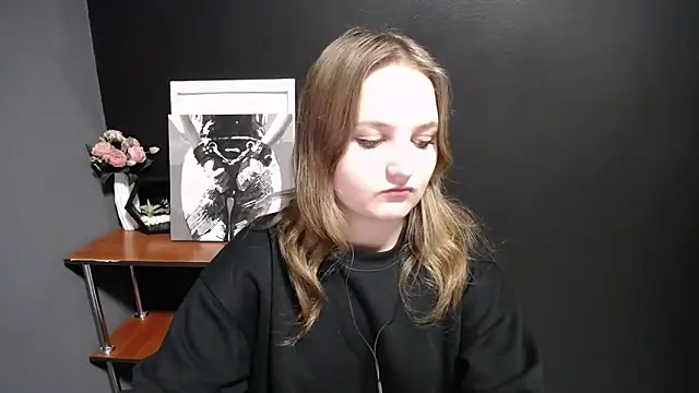 Mystic nikole online show from 09.30.25