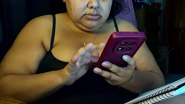 Snapshot of xlatinastar chatting on 06.17.26 xlatinastar online show from 06.17.26
