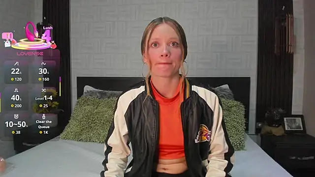 Brianna Bondd online show from 10.14.25