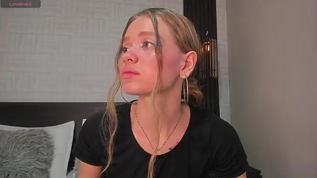 Brianna Bondd online show from 10.17.25