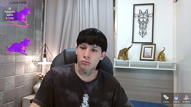 Iantwink18 online show from 10.27.25