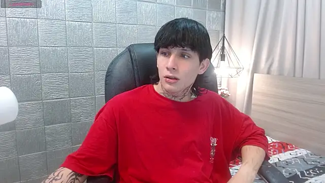 Iantwink18 online show from 11.24.25