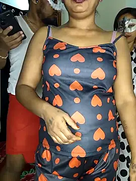 Family02 online show from 09.20.25