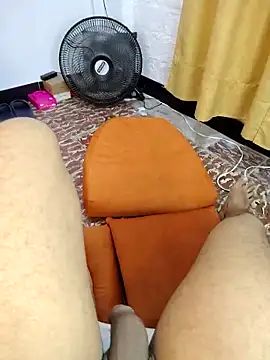 Snapshot of Misterjhons2 chatting on 11.02.25 Misterjhons2 online show from 11.02.25