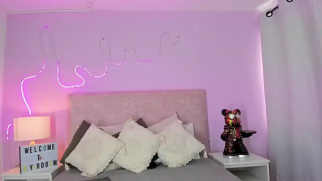 EmaRae1499 online show from 10.13.25