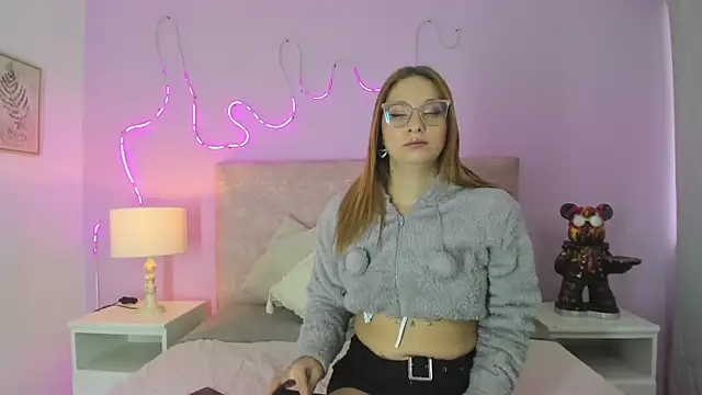 EmaRae1499 online show from 10.31.25