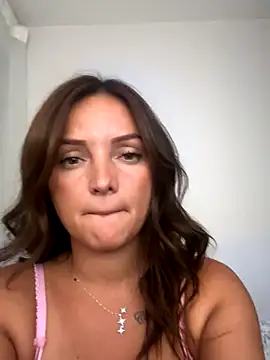 Snapshot of madiiy chatting on 09.09.25 madiiy online show from 09.09.25