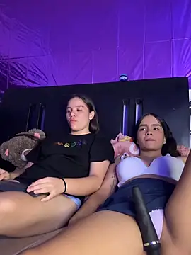 Ashley and Zoe online show from 10.30.25