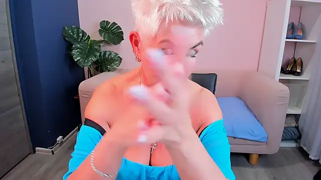 HotandMature online show from 03.18.25