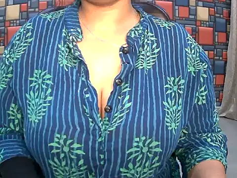 Snapshot of mrymlove chatting on 04.02.26 mrymlove online show from 04.02.26