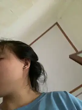 Snapshot of viluna chatting on 09.18.25 viluna online show from 09.18.25