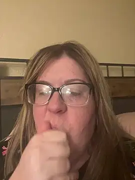 sexymommy1988 online show from 04.27.26