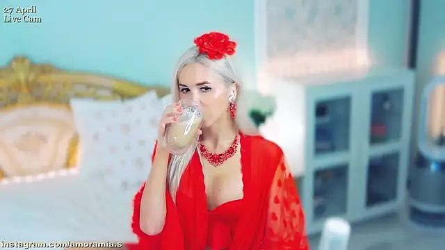 Amoramias online show from 04.27.26