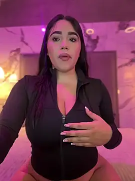 SofiaWildee online show from 12.21.25