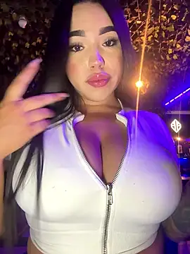 SofiaWildee online show from 01.18.26