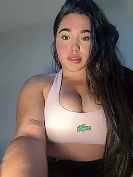 SofiaWildee online show from 02.16.26