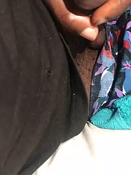 Snapshot of DarkSkiined chatting on 10.26.25 DarkSkiined online show from 10.26.25