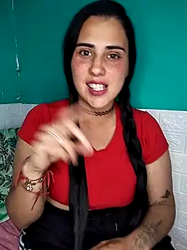 Snapshot of kariciasecreta chatting on 10.30.25 kariciasecreta online show from 10.30.25