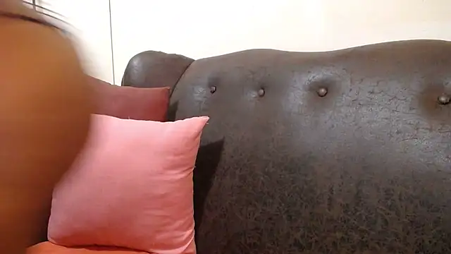 bustylaura4u online show from 02.23.25