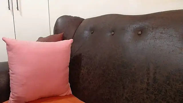 bustylaura4u online show from 03.01.25