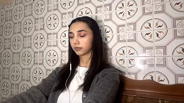 LinaMour online show from 11.21.25