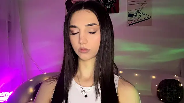 LinaMour online show from 03.23.26