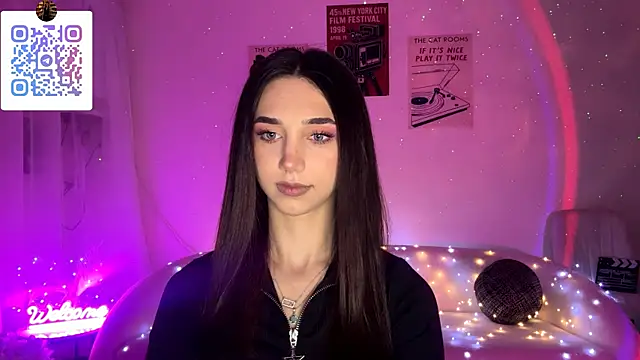 LinaMour online show from 04.08.26