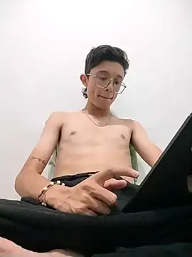 SantiagoRusso18 online show from 01.12.26